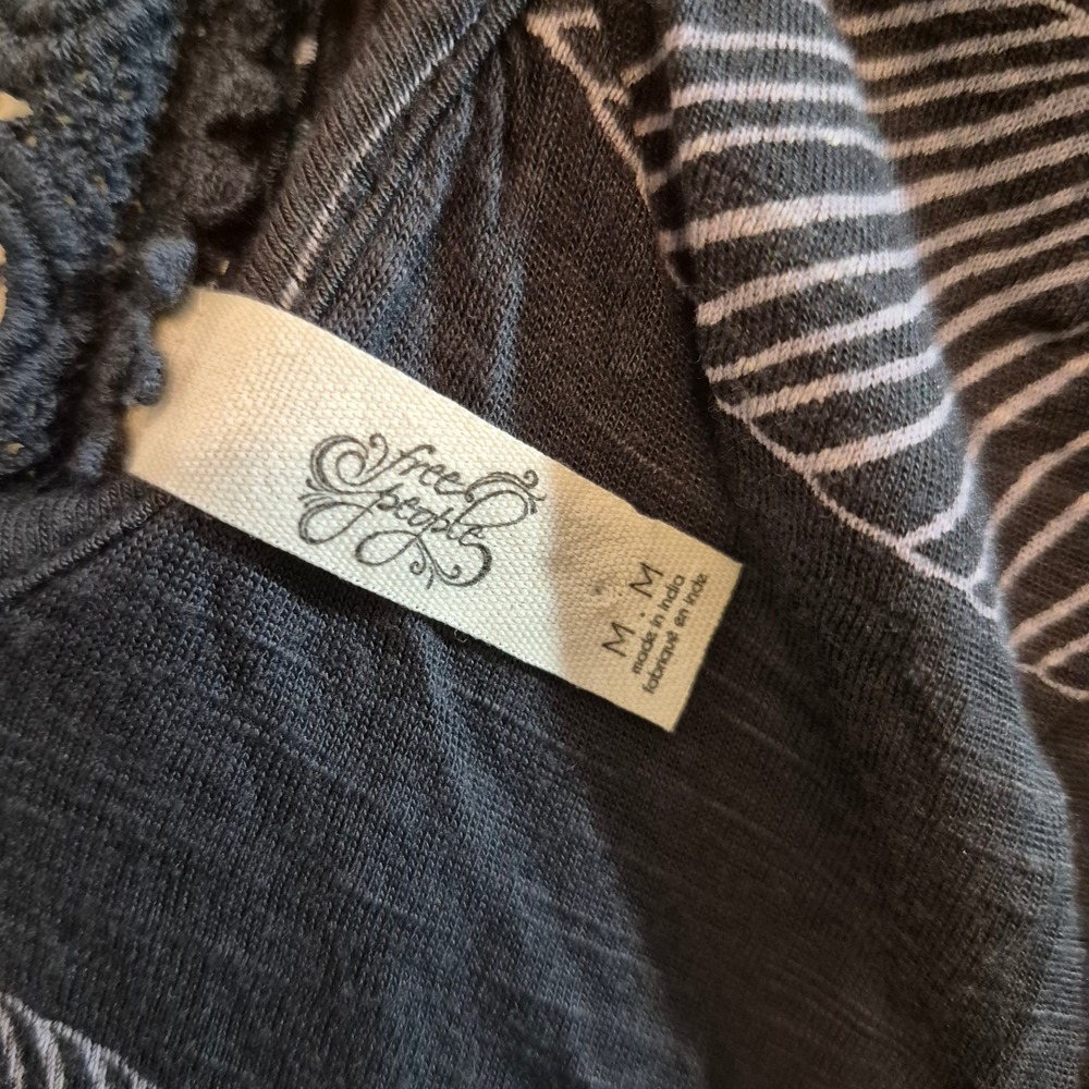 Free People Women Charcoal Gray Blue Tropical Leaf Cold Shoulder Blouse Size M - Picture 4 of 5